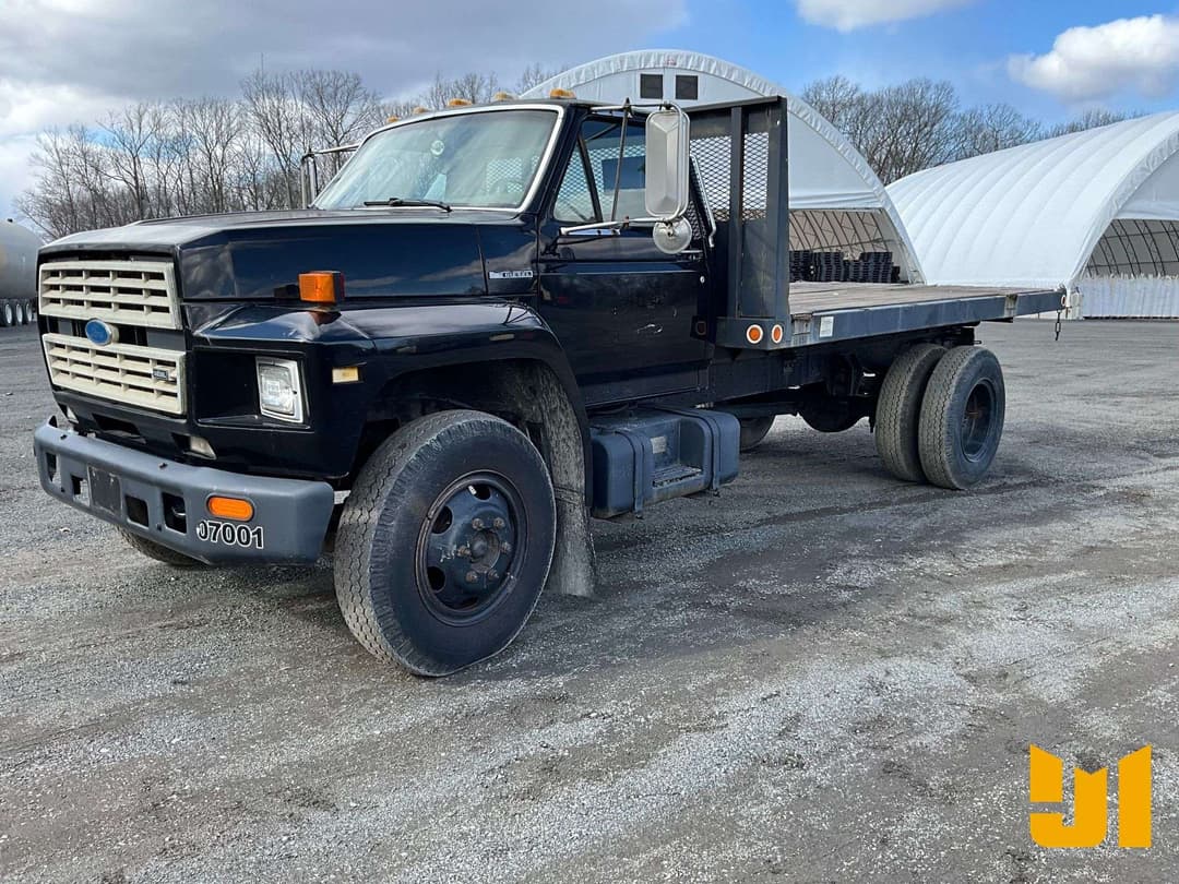 Image of Ford F-600 Primary image