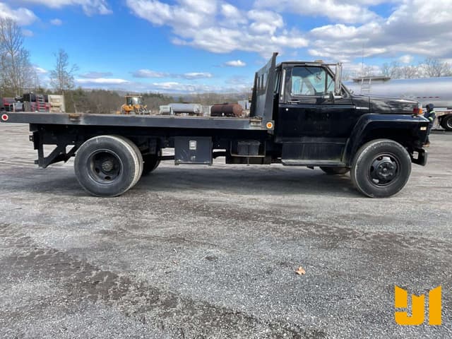 Image of Ford F-600 equipment image 3