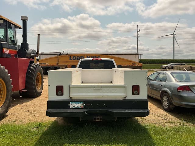 Image of Chevrolet 3500 equipment image 4