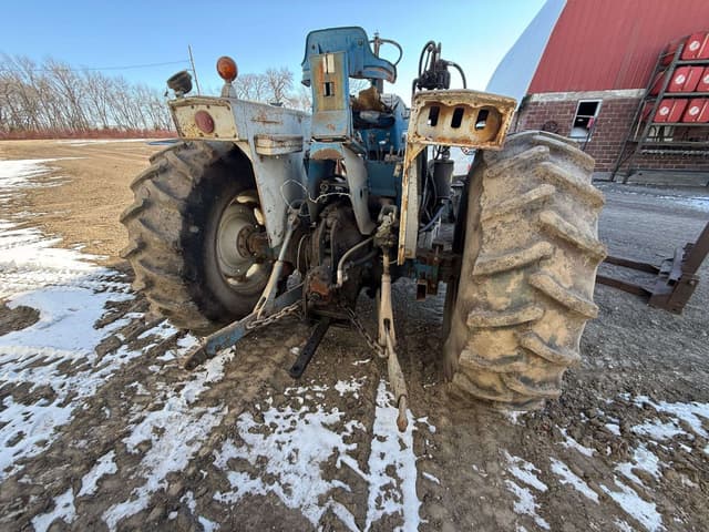 Image of Ford 5000 equipment image 4