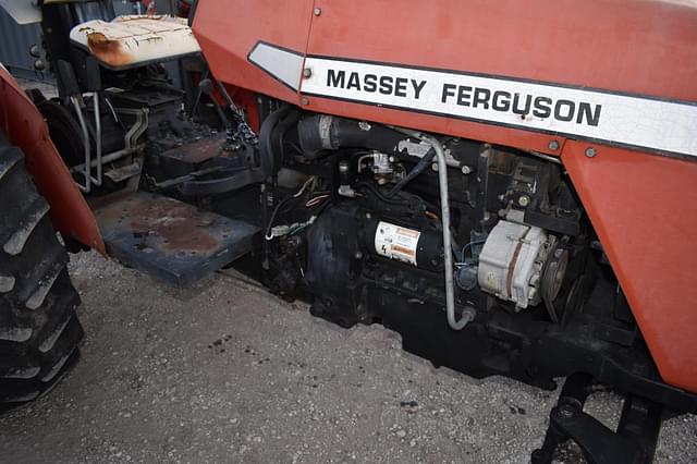 Image of Massey Ferguson 451 equipment image 2