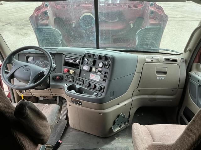 Image of Freightliner PX125054S equipment image 4