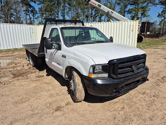 Image of Ford F-350 equipment image 2