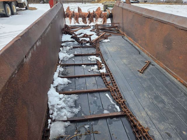 Image of New Holland 195 equipment image 4