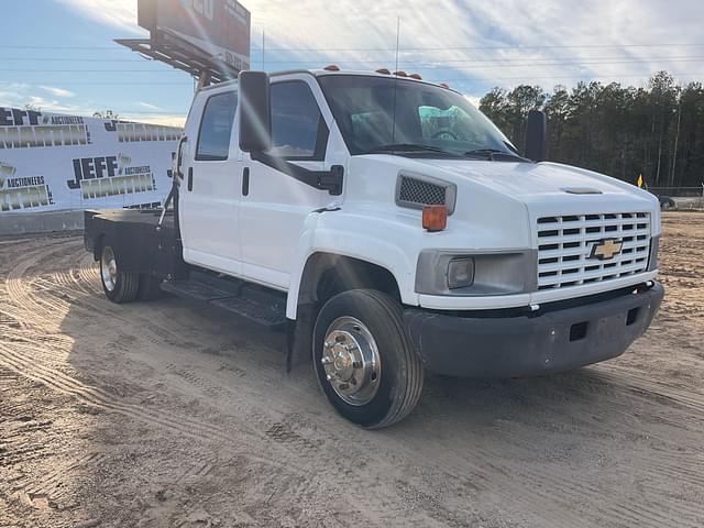 Image of Chevrolet 4500 equipment image 2