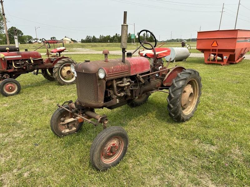 Main image Farmall Cub