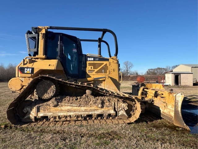 Image of Caterpillar D6N LGP equipment image 4
