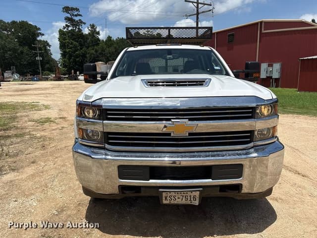 Image of Chevrolet 3500HD equipment image 1
