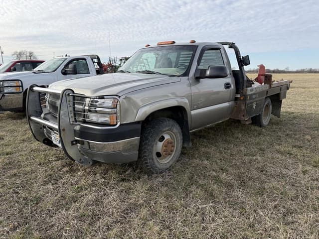 Image of Chevrolet 3500 equipment image 3