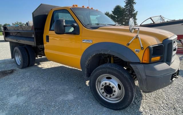 Image of Ford F-450 equipment image 1