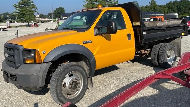 Image of Ford F-450 equipment image 2
