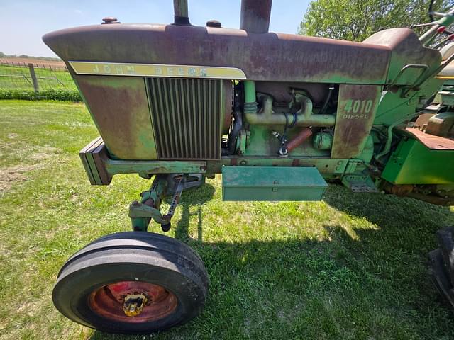 Image of John Deere 4010 equipment image 1