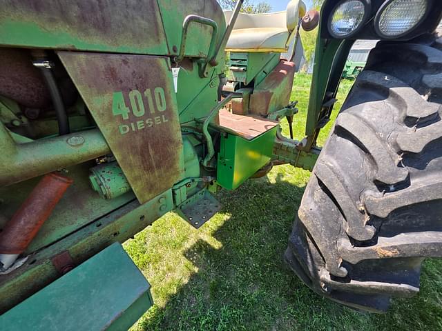 Image of John Deere 4010 equipment image 2