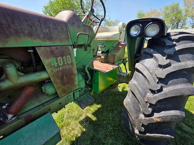 Image of John Deere 4010 equipment image 3