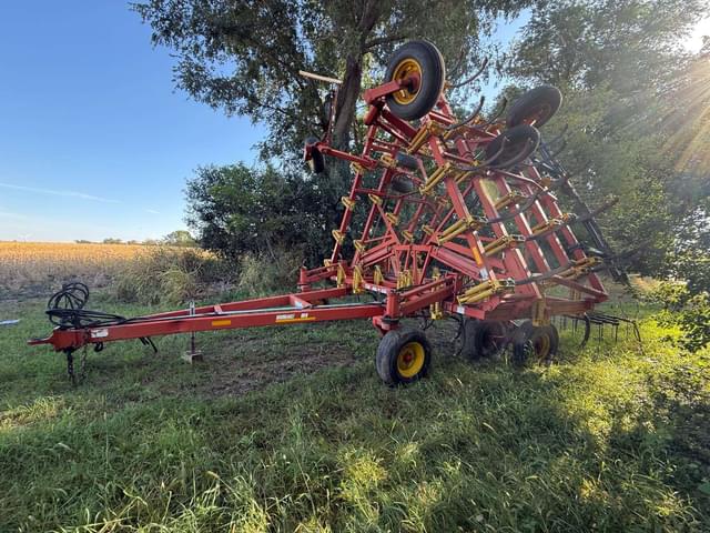 Image of Bourgault 8810 equipment image 4