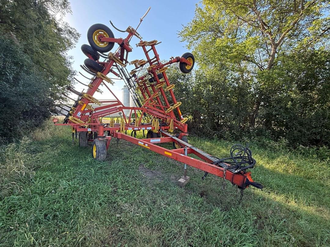 Image of Bourgault 8810 Primary image