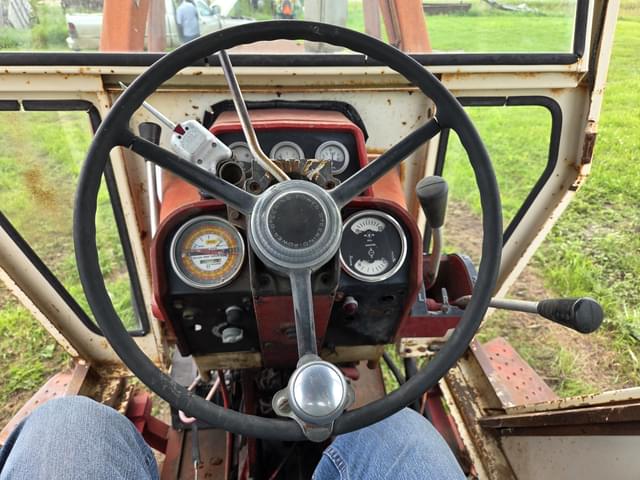Image of International Harvester 966 equipment image 4