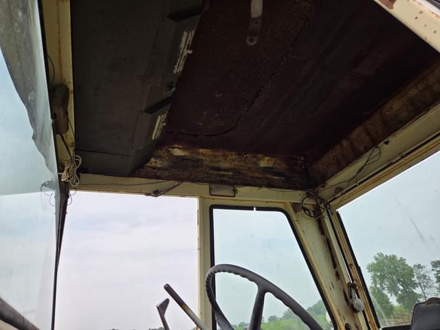 Image of International Harvester 966 equipment image 2