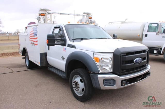 Image of Ford F-550 equipment image 1