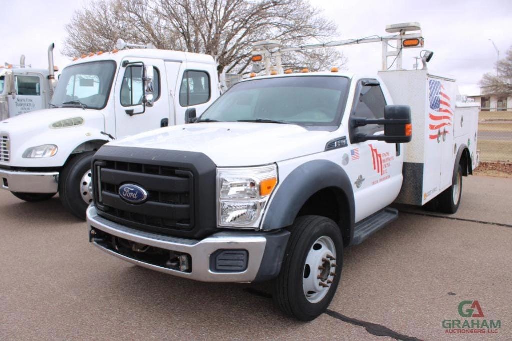 2015 Ford F-550 Equipment Image0