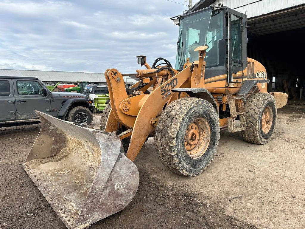SOLD - 2001 Case 521D Lot No. 6959 Construction with 4,524 Hrs ...