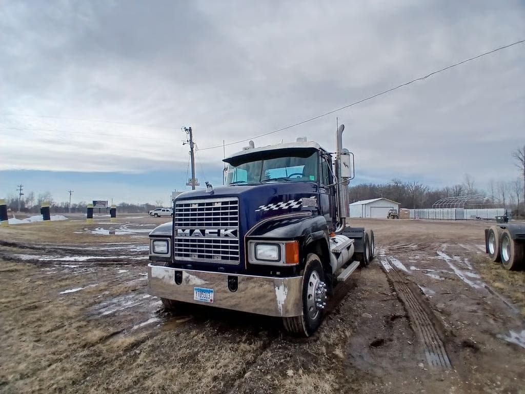 Image of Mack CH613 Primary image