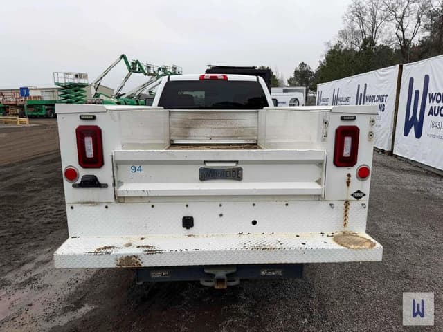 Image of Chevrolet 2500HD equipment image 4