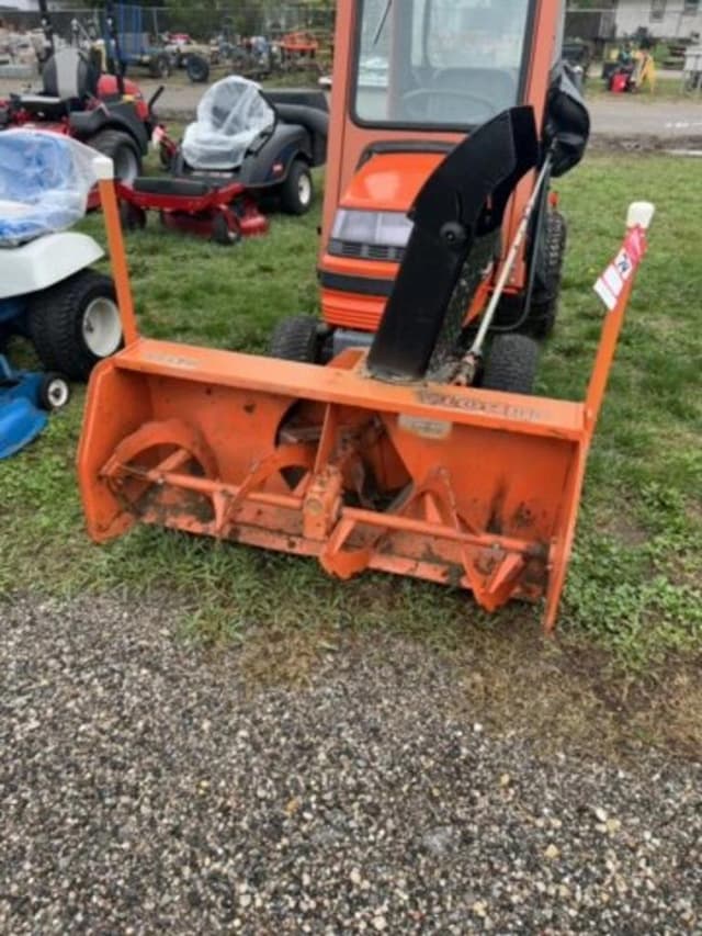 Image of Kubota G2000 equipment image 4
