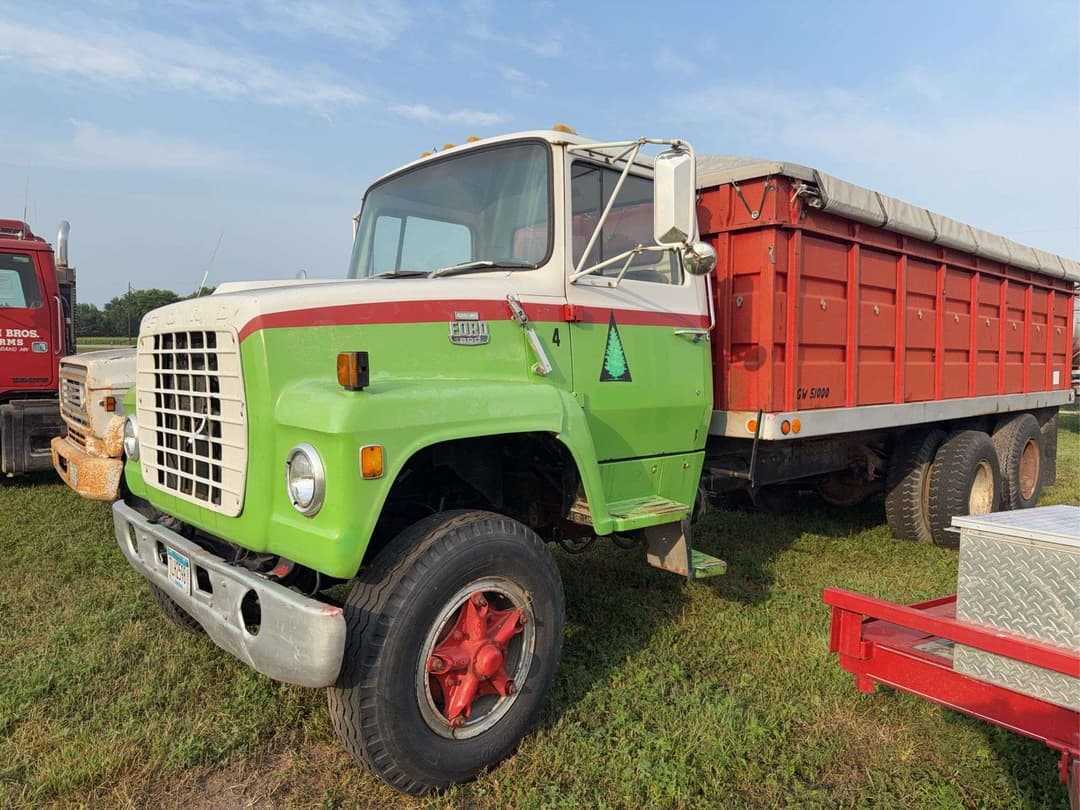 Image of Ford 800 Primary image