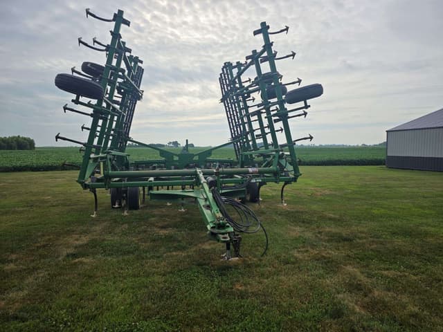 Image of John Deere 2210 equipment image 3