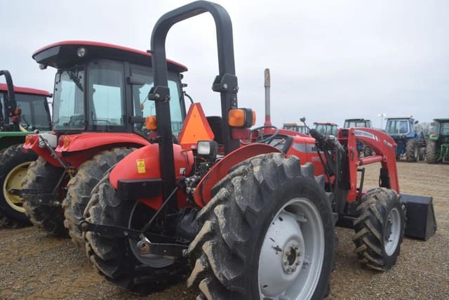 Image of Massey Ferguson 2605 equipment image 2