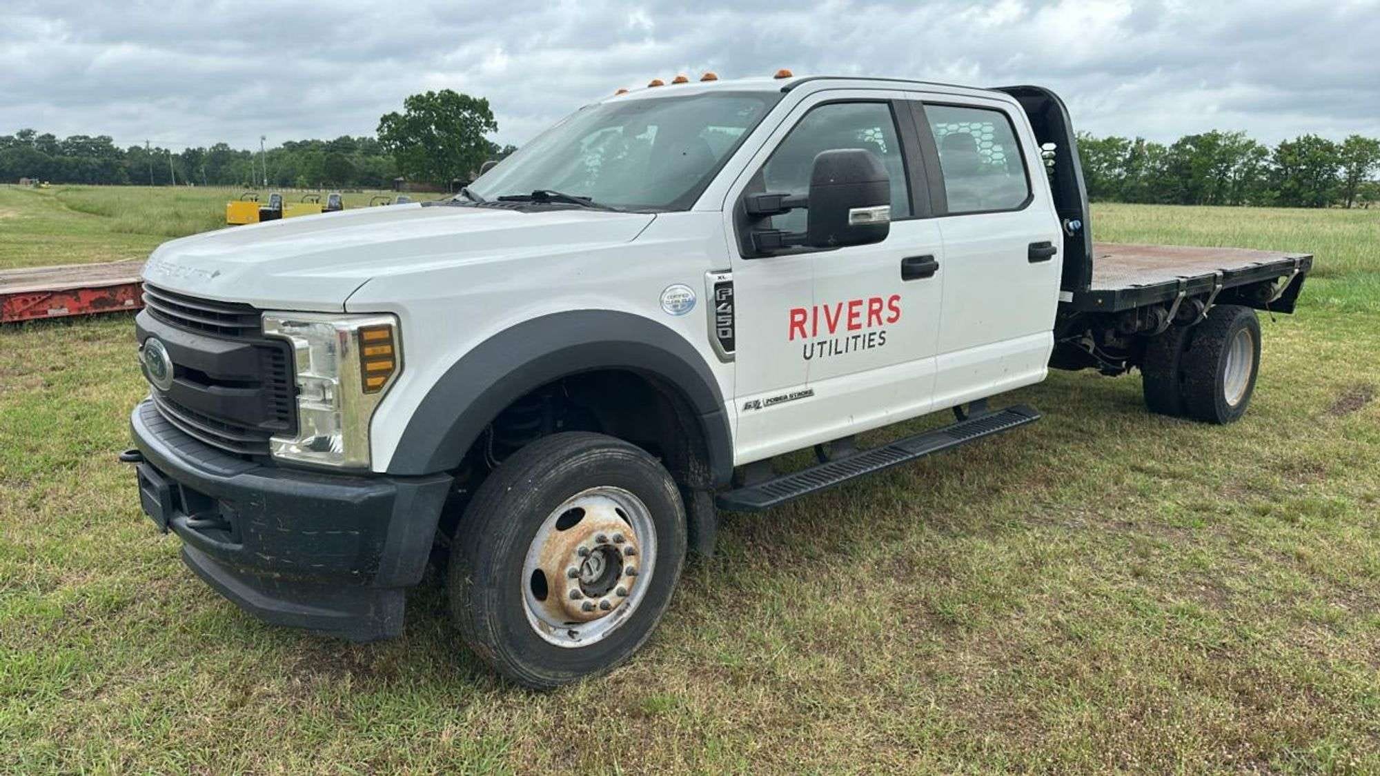 2019 Ford F-450 Equipment Image0