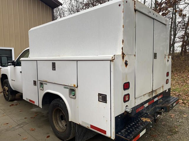 Image of Chevrolet 3500HD equipment image 4