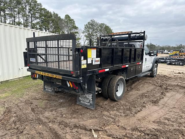 Image of Ford F-550 equipment image 4