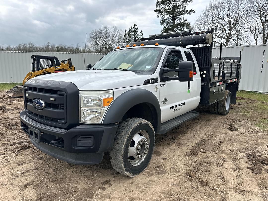 Image of Ford F-550 Primary image