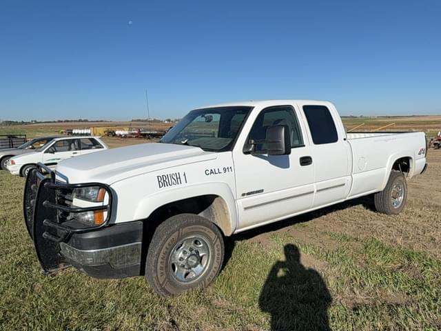 Image of Chevrolet 2500HD equipment image 3