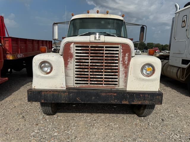 Image of International Loadstar 1700 equipment image 1