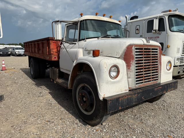 Image of International Loadstar 1700 equipment image 2