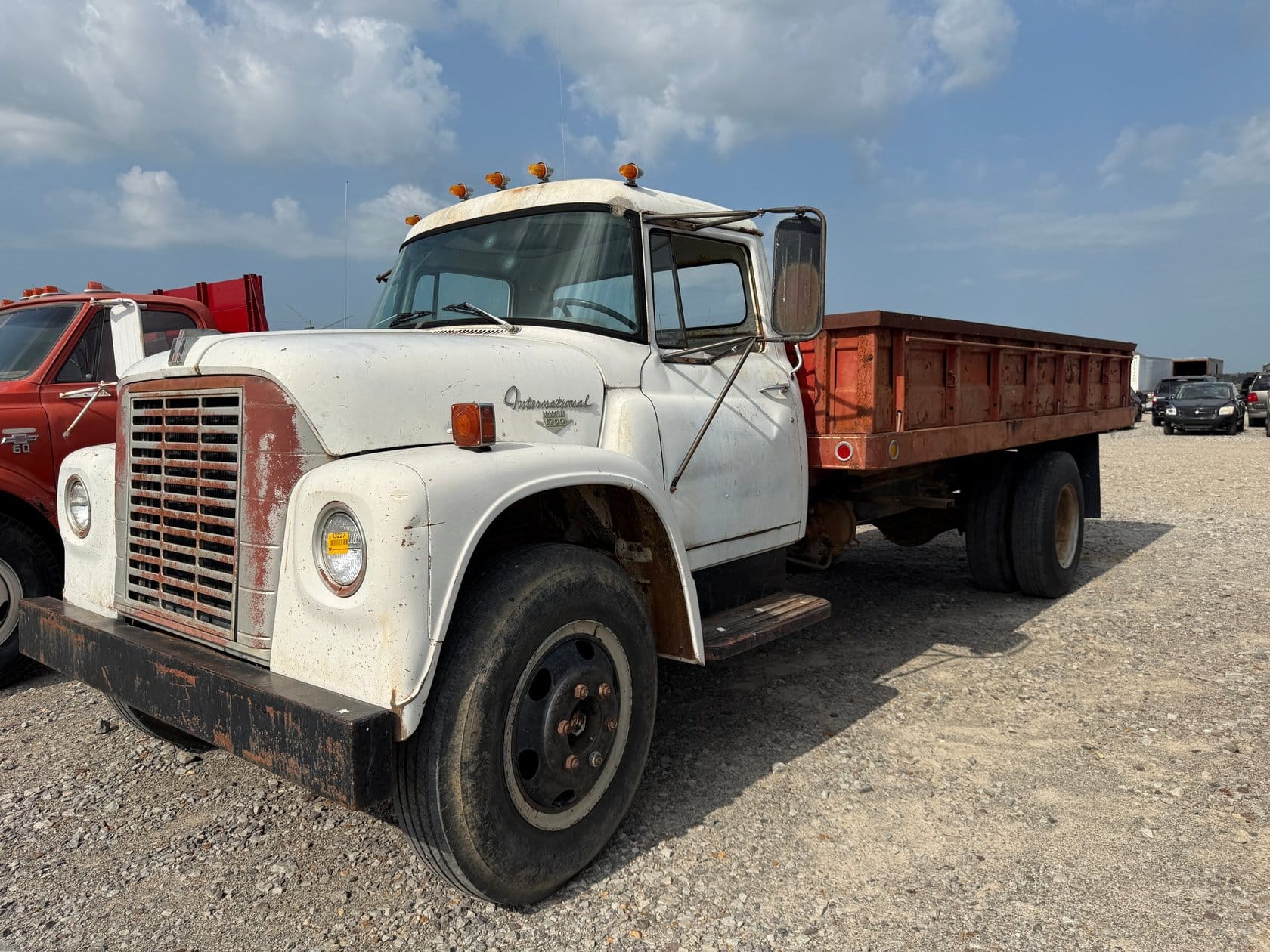 1971 International Loadstar 1700 Equipment Image0