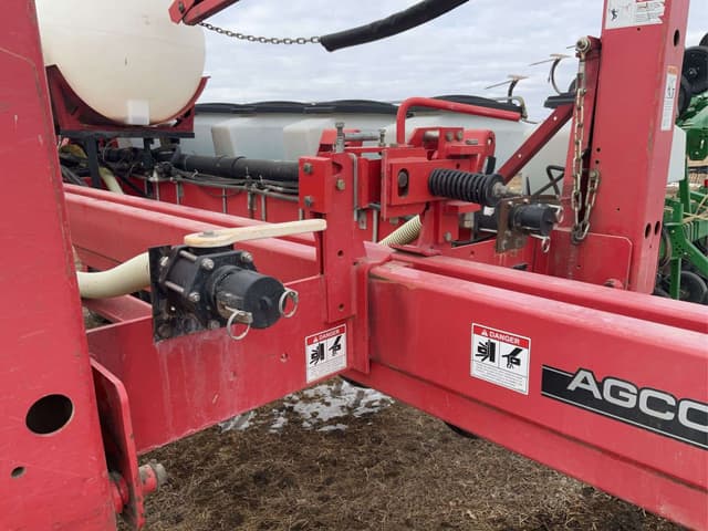 Image of White 8180 equipment image 3