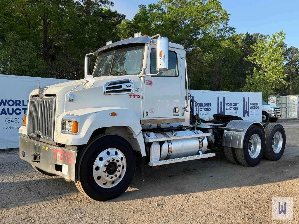 2017 Western Star 4700SF Equipment Image0