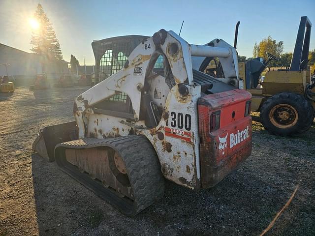 Image of Bobcat T300 equipment image 2