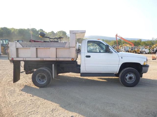 Image of Dodge Ram 3500 equipment image 2