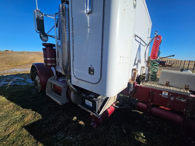 Image of Peterbilt 379 equipment image 2