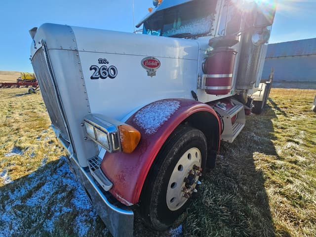Image of Peterbilt 379 equipment image 1