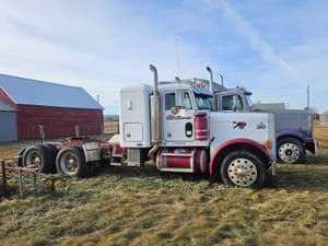 2002 Peterbilt 379 Image