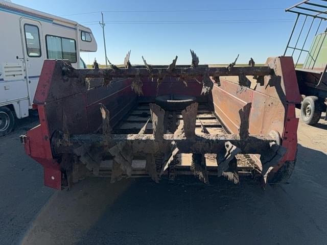 Image of International Harvester 575 equipment image 2