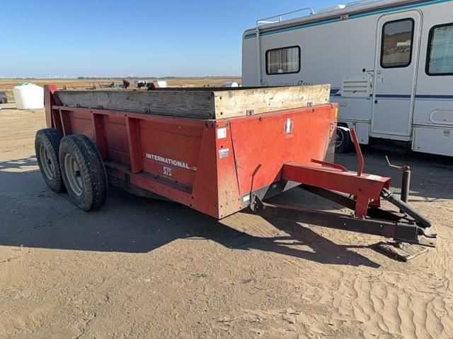 Image of International Harvester 575 equipment image 3