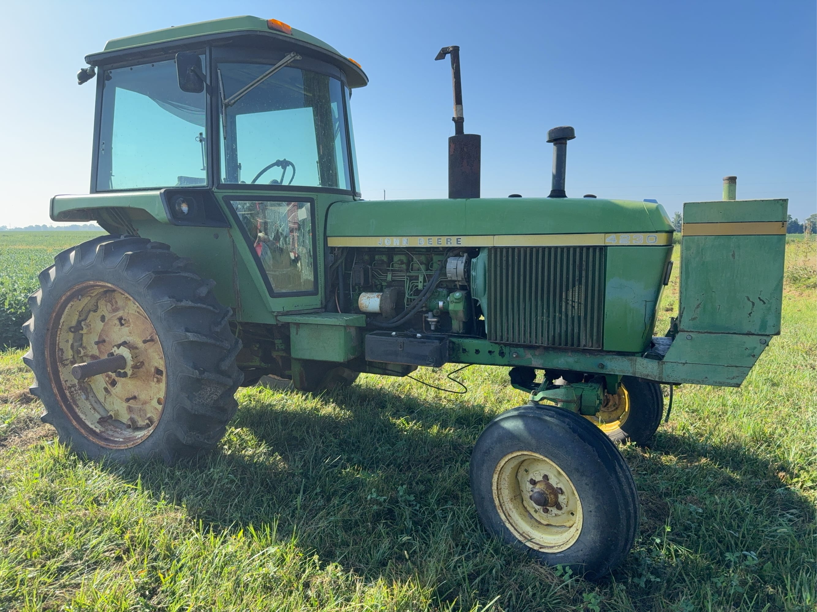 John Deere 4230 Equipment Image0