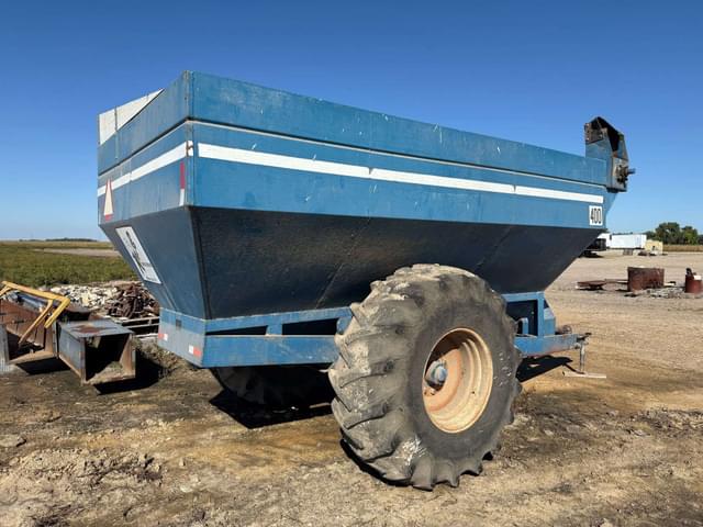 Image of Kinze 400 equipment image 2